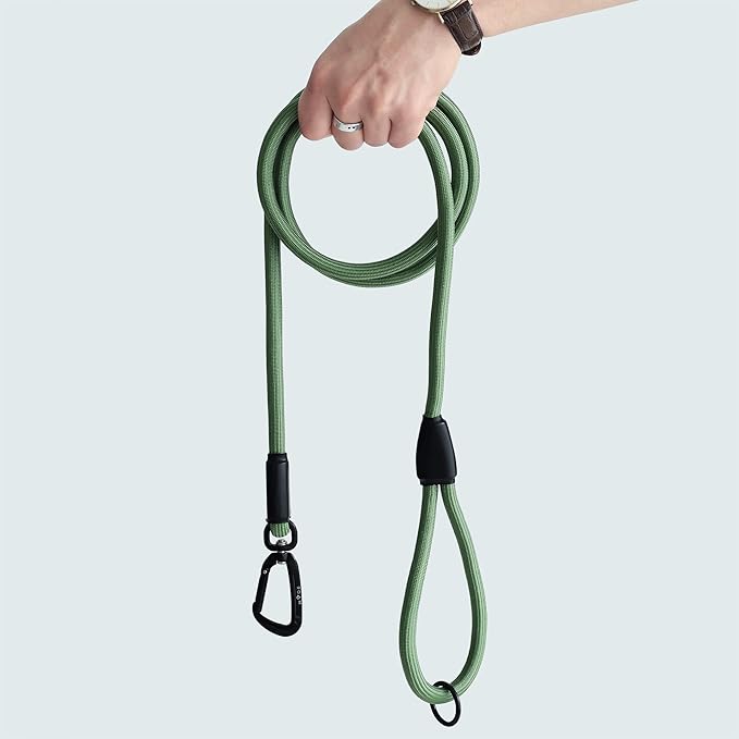 MADE TO ROAM Premium Everyday Leash - Ultra Soft Dog Leash with Aviation Aluminum Carabiner for Small, Medium, Large Dogs - Washington Rain, 4ft (Metal Clamps)