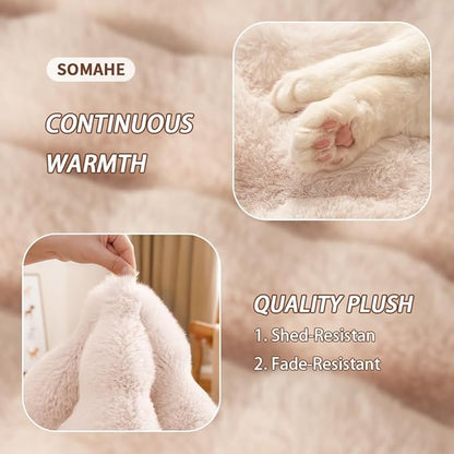 SOMAHE Self-Warming Dog Bed, Plush Faux Fur Mat with Anti-Slip Bottom, Ultra Soft Heated Pet Bed for Medium Large Dogs, Cozy Fluffy Pad for Carriers Couch Crate, Machine Washable, 35 x 27 Inch White