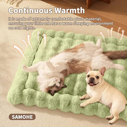 SOMAHE Self-Warming Dog Bed, Plush Faux Fur Mat with Anti-Slip Bottom, Ultra Soft Heated Pet Bed for Medium Large Dogs, Cozy Fluffy Pad for Carriers Couch Crate, Machine Washable, 35 x 27 Inch Green