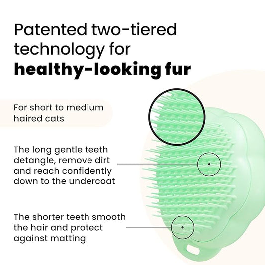 Pet Teezer by Tangle Teezer Cat Brush, De-Shedding Cat Hair Brush for a Gentle, Soothing Groom & Short to Medium Length Fur, Green