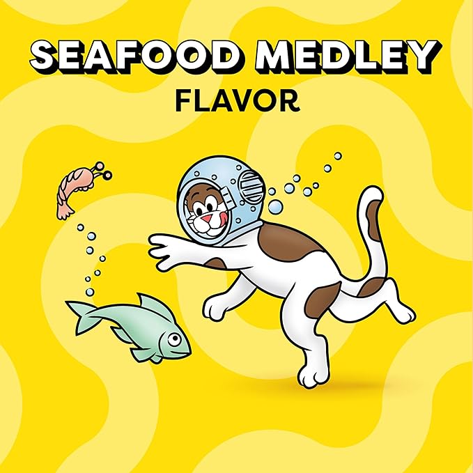 Temptations Classic Crunchy and Soft Cat Treats, Seafood Medley Flavor, 30 oz. Tub
