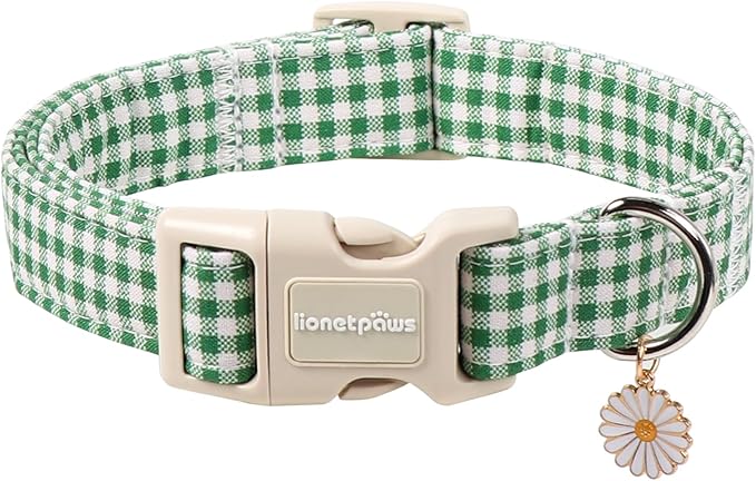 Lionet Paws St. Patrick Dog Collar- Cute Clover Green Dog Collars with Plastic Buckle, Light Adjustable Dog Collars with Clover Pendant for Medium Dogs