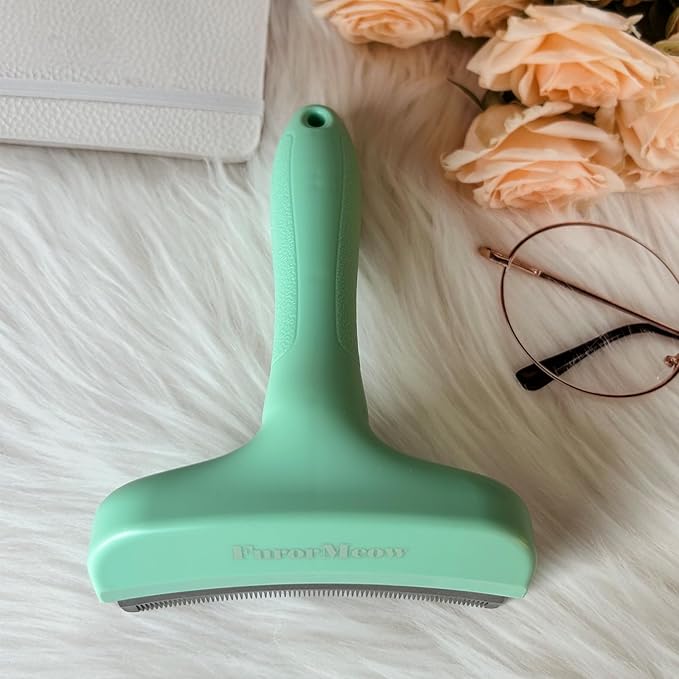 FurorMeow Pet Deshedding Tool with Curve Blade, Cat Grooming Brush, Tight V-shaped Teeth Shedding Comb for Cats and Dogs (Green, Large)