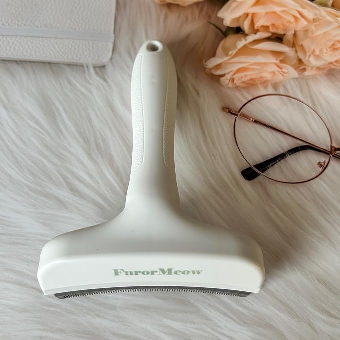 FurorMeow Pet Deshedding Tool with Curve Blade, Cat Grooming Brush, Tight V-shaped Teeth Shedding Comb for Cats and Dogs (White, Large)