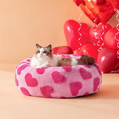LE SURE Donut Small Dog Bed - Round Cat Beds Indoor Calming Valentine's Day Gift for Pets, Washable Cute Modern Home Decor Beds with Jacquard Shaggy Plush & Anti Slip Bottom, 20 Inch, Lover Hearts