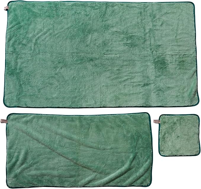 Two Tails Pet Company Pet N’ Dry Microfiber Bath Towel, Absorbent Dog Towels for Versatile Everyday Drying or Washing, Soft and Lightweight, Fast Drying, Grooming Dog Supplies, Size Medium
