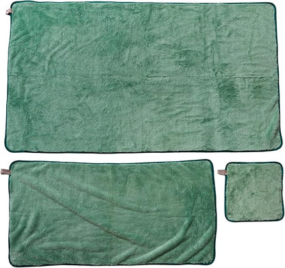Two Tails Pet Company Pet N’ Dry Microfiber Bath Towel, Absorbent Dog Towels for Versatile Everyday Drying or Washing, Soft and Lightweight, Fast Drying, Grooming Dog Supplies, Size Medium