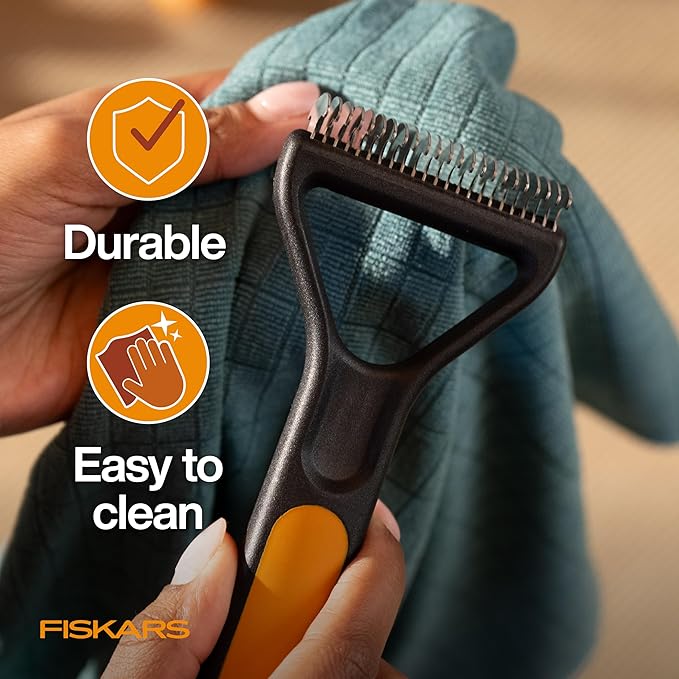 Fiskars Pet, Cat and Dog Brush, Fine Bristles & SoftGrip Handle for Gentle Grooming and Deshedding, Cat and Dog Supplies, Orange/Black