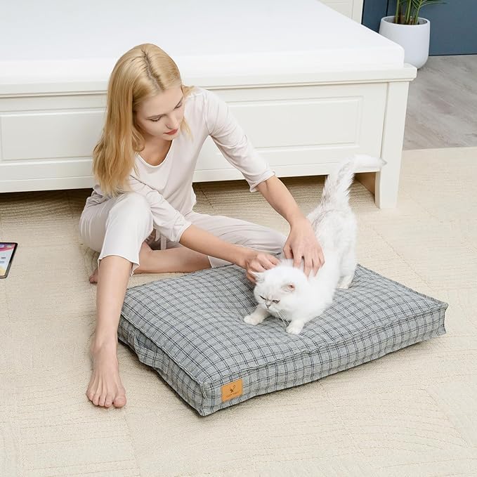 Dog Bed with Easy-Grip Handle - Shredded Memory Foam Pet Bed, Removable & Machine Washable Cover, Non-Slip Bottom, Choose from Cooling Linen or Warm Flannel Style for Dogs & Cats(Large)