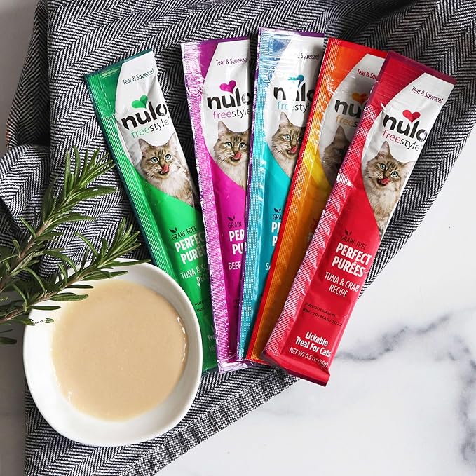 Nulo Freestyle Grain-Free Perfect Purees Premium Wet Cat Treats, Squeezable Meal Topper, High Moisture Content to Support Hydration, 0.5 Ounces in Each Lickable Pouch